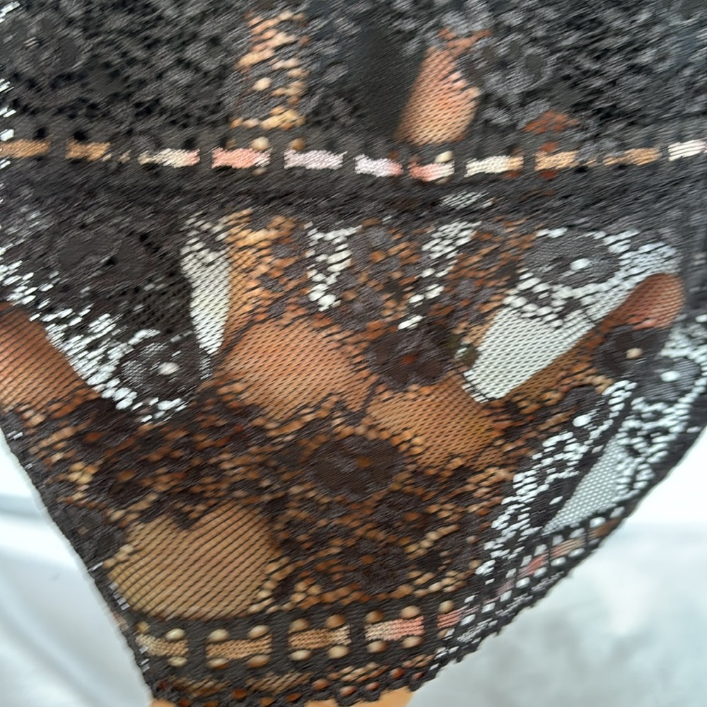 VINTAGE OSCAR DE LA RENTA BLACK  LACE TOP - SIZE LARGE. - Picture 7 of 12